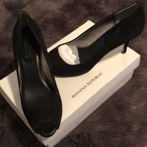 Banana Republic New with Box Kamea Pumps Size 9.5
